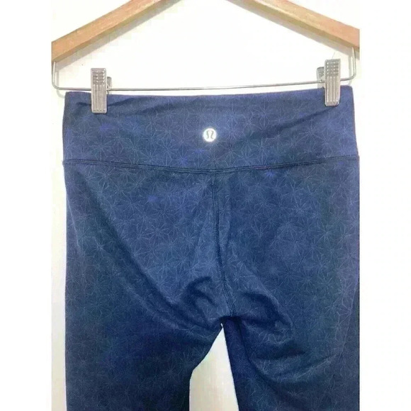 Lululemon Geometric Cropped Leggings Navy Size 4 - Picture 6 of 9